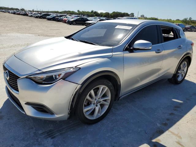 SJKCH5CP0JA056167 - 2018 INFINITI QX30 BASE Silber Foto 1
