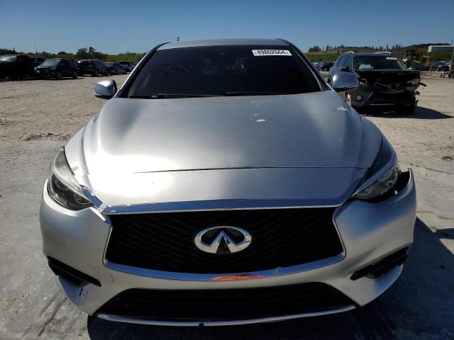 SJKCH5CP0JA056167 - 2018 INFINITI QX30 BASE SILVER photo 5