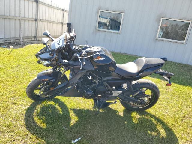 ML5EXER16SDAE5720 - 2025 KAWASAKI EX650 R 黑色 照片 3