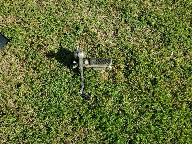 ML5EXER16SDAE5720 - 2025 KAWASAKI EX650 R 黑色 照片 9