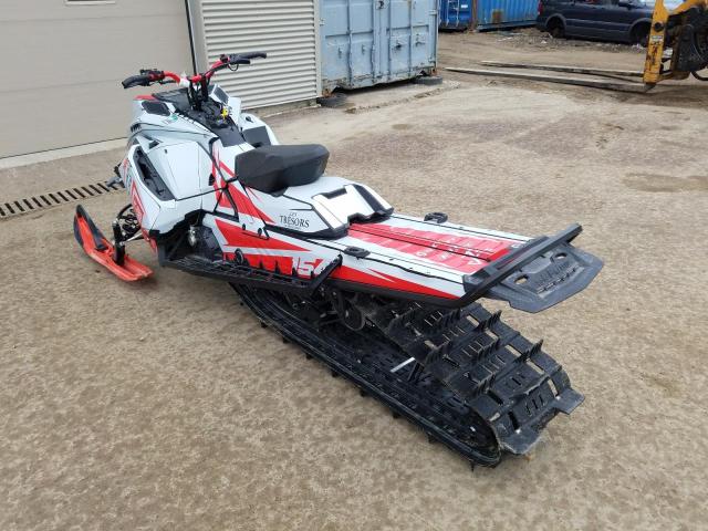 2BPSTGMA4MV000050 - 2021 SKI DOO SUMMIT X 8 WHITE photo 3