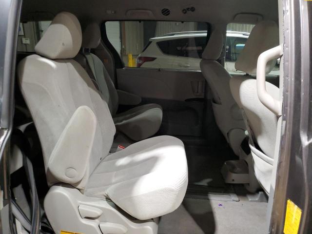 5TDKK3DC0BS007748 - 2011 TOYOTA SIENNA LE GRAY photo 11