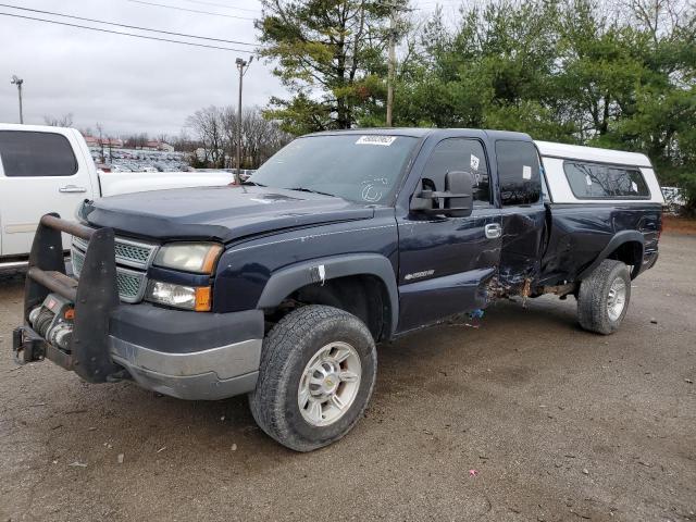 1GCHK29U65E225225 - 2005 CHEVROLET SILVERADO K2500 HEAVY DUTY BLUE photo 2