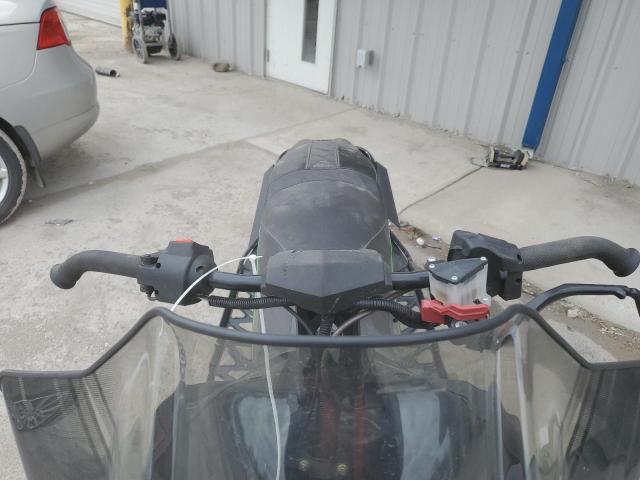 4UF16SNW9GT109974 - 2016 ARCTIC CAT SNOWMOBILE BLACK photo 5