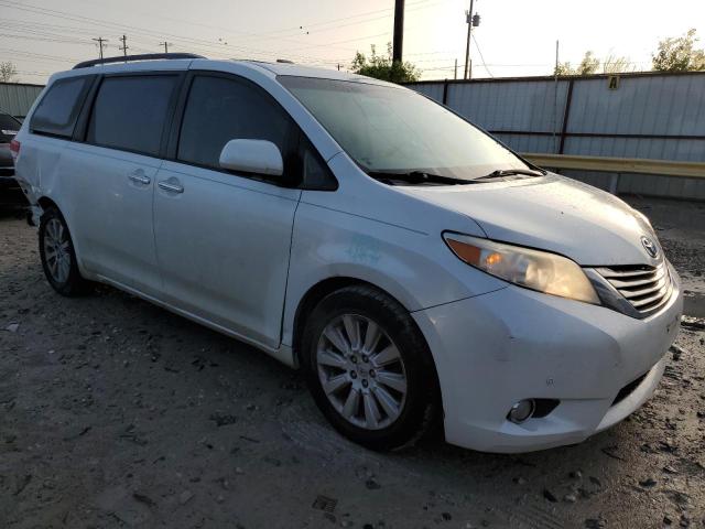 5TDYK3DC2CS261540 - 2012 TOYOTA SIENNA XLE WHITE photo 4