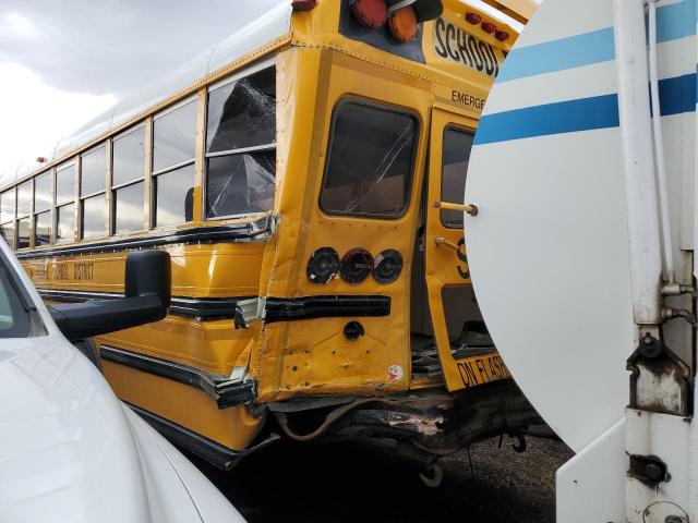 4DRBRAAN03B955383 - 2003 IC CORPORATION 3000 YELLOW photo 9