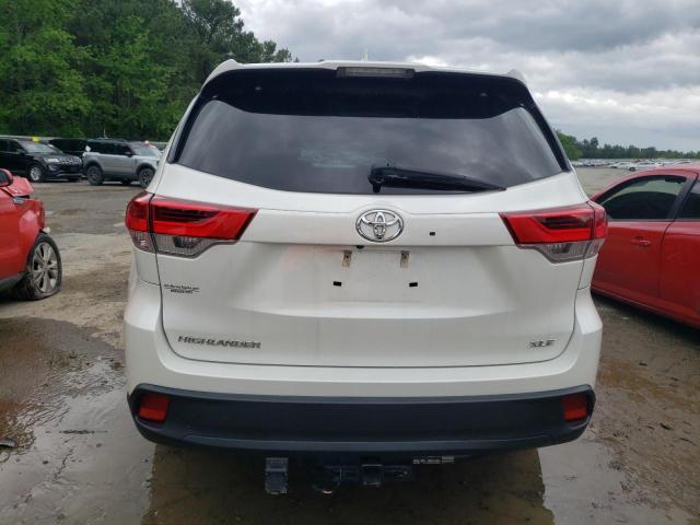 5TDKZRFHXJS528160 - 2018 TOYOTA HIGHLANDER SE WHITE photo 6