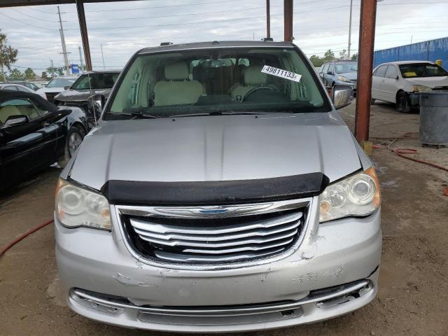2A4RR6DG5BR758605 - 2011 CHRYSLER TOWN & COU LIMITED SILVER photo 5