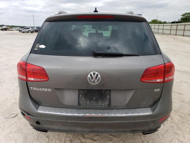 WVGEF9BP5DD009743 - 2013 VOLKSWAGEN TOUAREG V6 GRAY photo 6