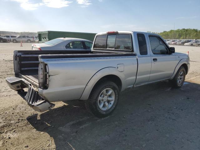 1N6DD26SX2C382630 - 2002 NISSAN FRONTIER KING CAB XE SILVER photo 3