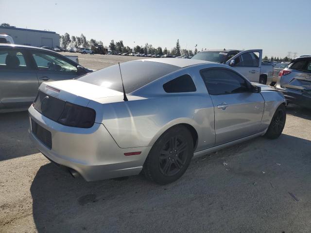 1ZVBP8AM7E5239671 - 2014 FORD MUSTANG SILVER photo 3