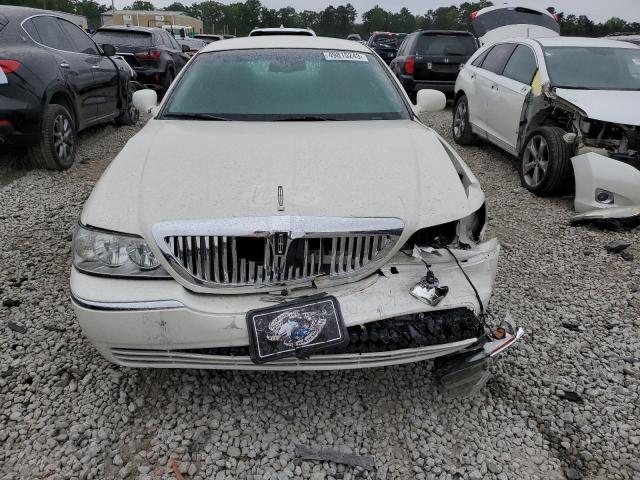 1LNHM81W76Y601503 - 2006 LINCOLN TOWN CAR SIGNATURE WHITE photo 5