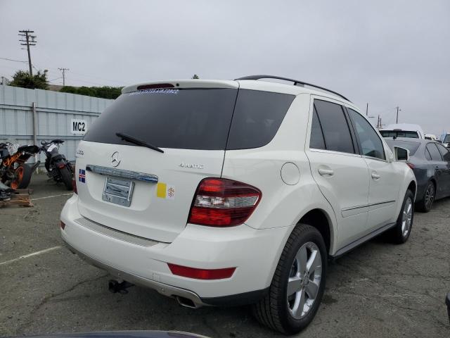 4JGBB8GB6BA674140 - 2011 MERCEDES-BENZ ML 350 4MATIC WHITE photo 3