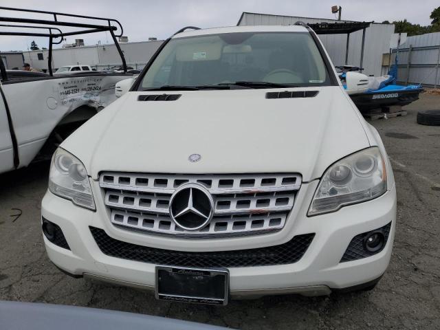 4JGBB8GB6BA674140 - 2011 MERCEDES-BENZ ML 350 4MATIC WHITE photo 5