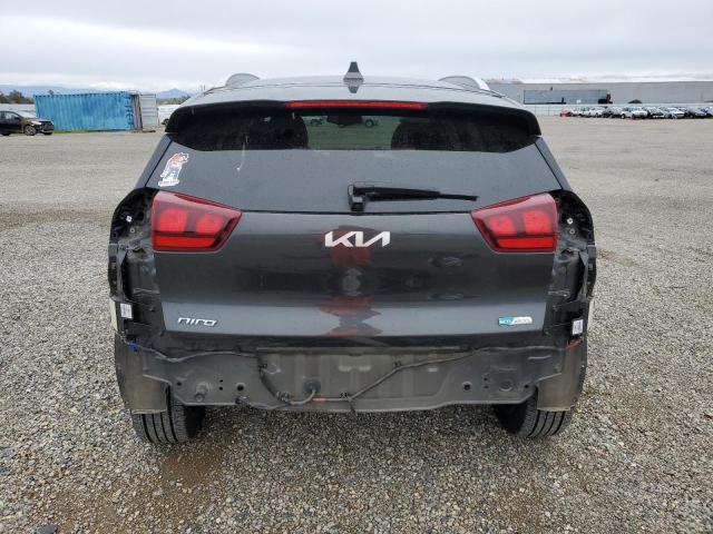 KNDCC3LG2N5158865 - 2022 KIA NIRO S CHARCOAL photo 6