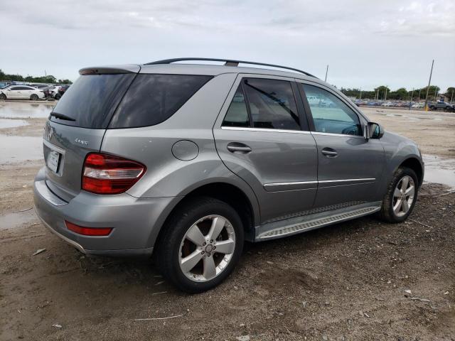 4JGBB8GBXAA611945 - 2010 MERCEDES-BENZ ML 350 4MATIC SILVER photo 3