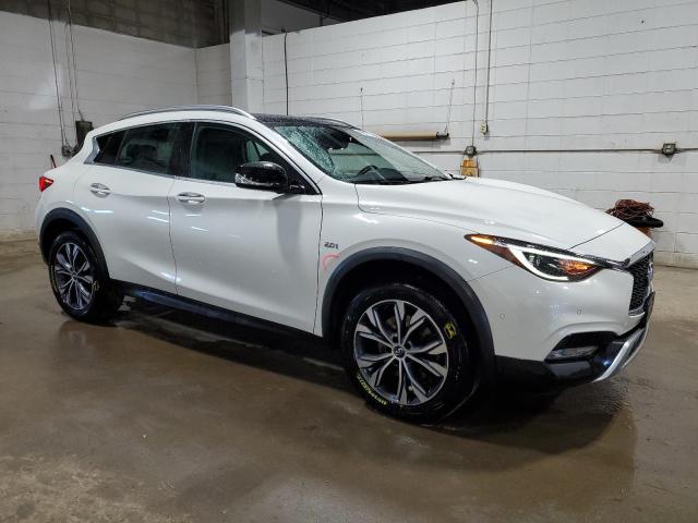 SJKCH5CR2HA036059 - 2017 INFINITI QX30 BASE WHITE photo 4