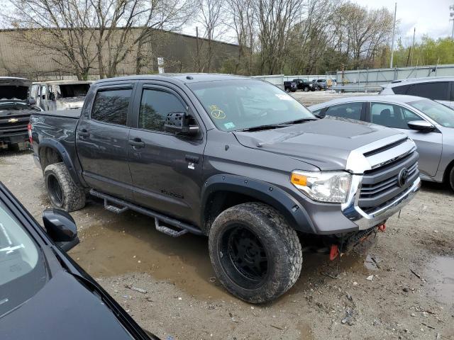 5TFDY5F1XEX359751 - 2014 TOYOTA TUNDRA CREWMAX SR5 GRAY photo 4