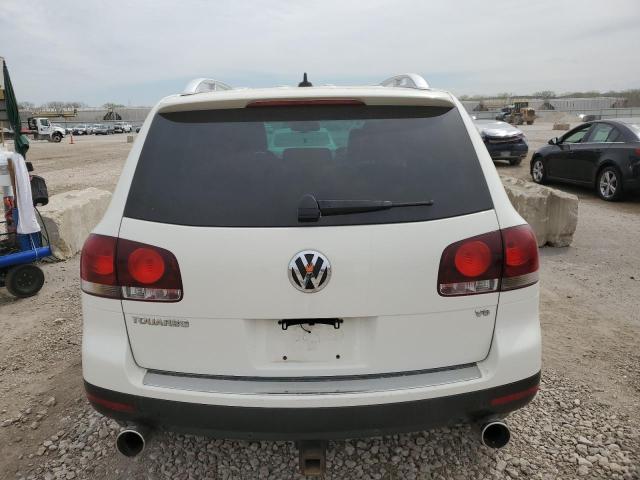 WVGBF7A91AD002424 - 2010 VOLKSWAGEN TOUAREG V6 WHITE photo 6