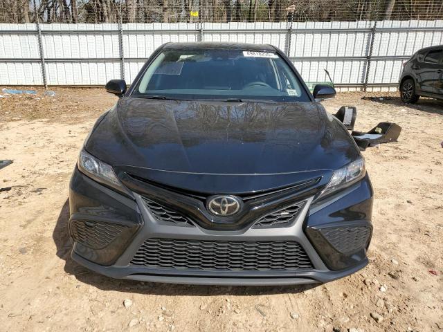 4T1T11AK1PU767063 - 2023 TOYOTA CAMRY SE NIGHT SHADE BLACK photo 5