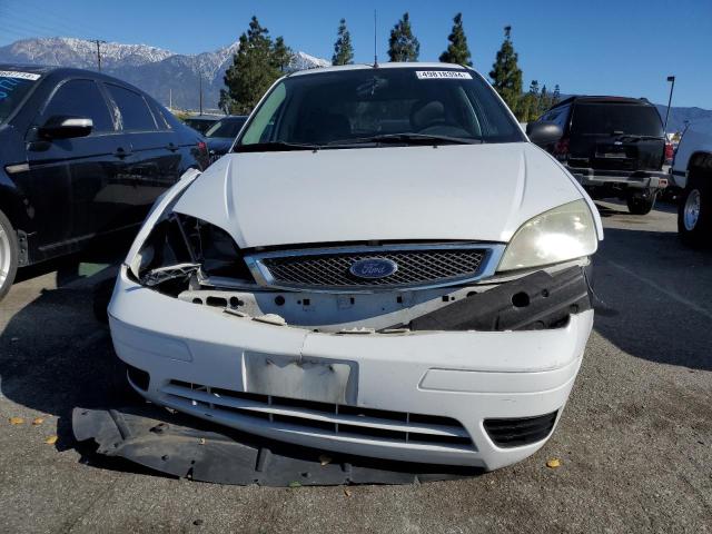 1FAFP37N86W218790 - 2006 FORD FOCUS ZX5 WHITE photo 5