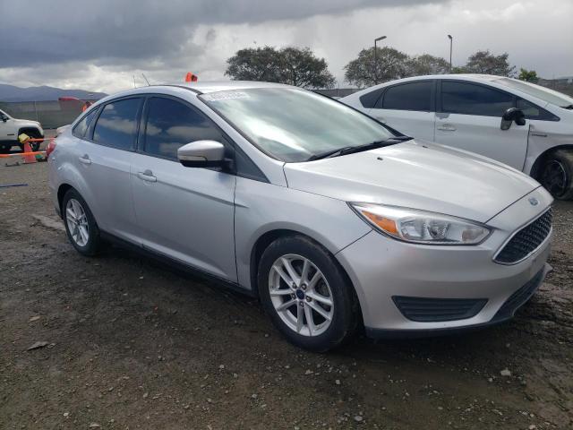 1FADP3F28FL204114 - 2015 FORD FOCUS SE WHITE photo 4