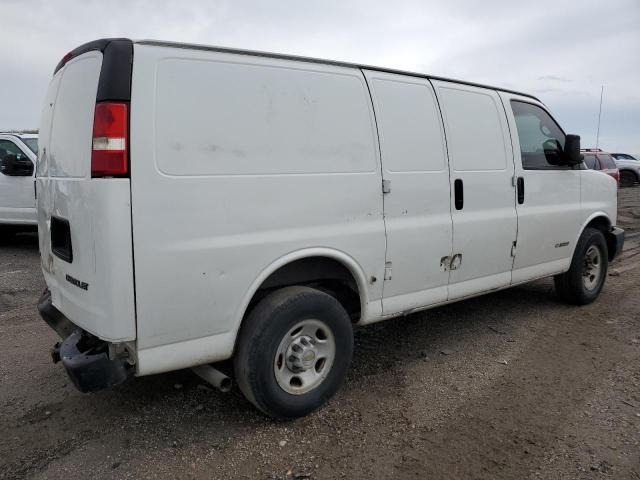 1GCHG35UX41245822 - 2004 CHEVROLET EXPRESS G3 WHITE photo 3