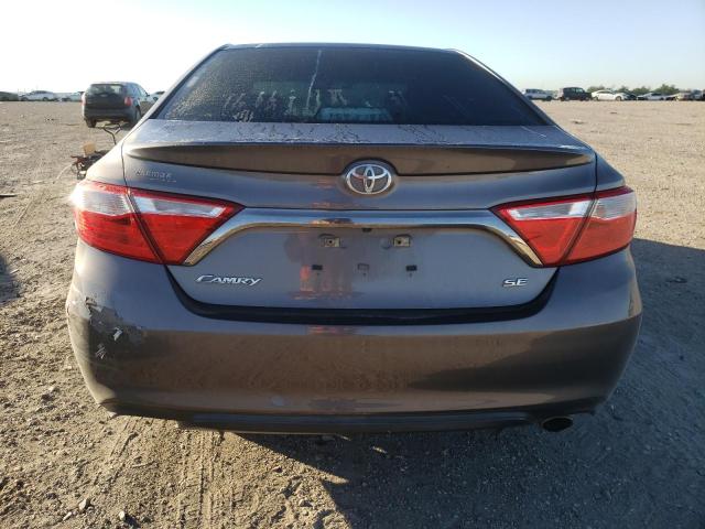 4T1BF1FK3HU360241 - 2017 TOYOTA CAMRY LE GRAY photo 6