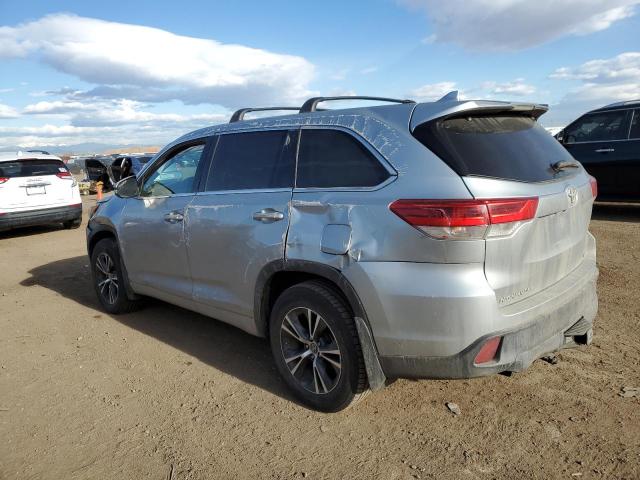 5TDBZRFH5JS893930 - 2018 TOYOTA HIGHLANDER LE SILVER photo 2