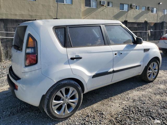 KNDJT2A19B7321284 - 2011 KIA SOUL WHITE photo 3