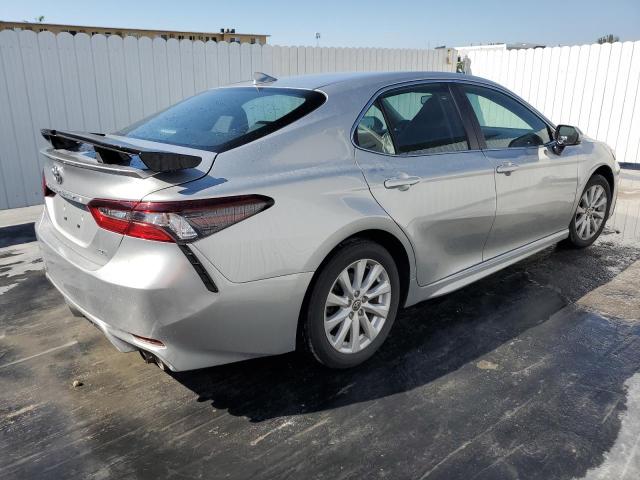 4T1S11AK1RU243314 - 2024 TOYOTA CAMRY SE NIGHT SHADE SILVER photo 3