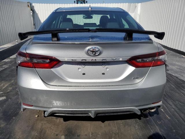 4T1S11AK1RU243314 - 2024 TOYOTA CAMRY SE NIGHT SHADE SILVER photo 6