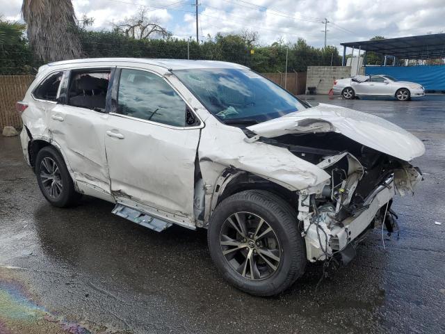 5TDKKRFH5GS123904 - 2016 TOYOTA HIGHLANDER XLE WHITE photo 4