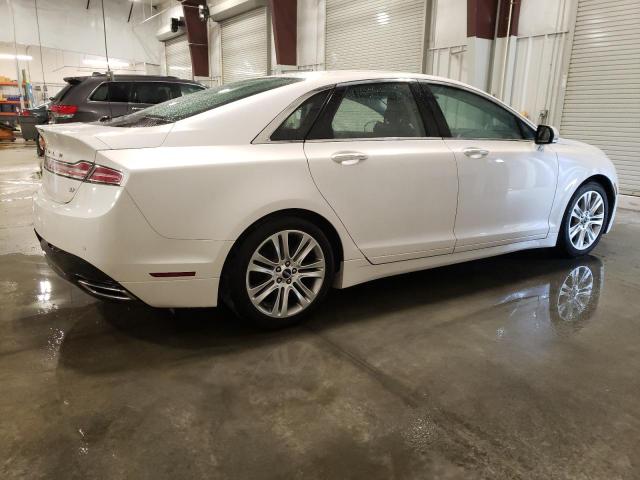 3LN6L2GK0GR630062 - 2016 LINCOLN MKZ WHITE photo 3