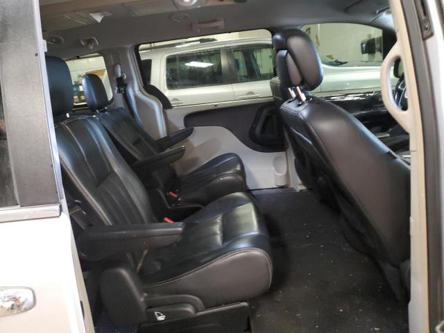 2A4RR8DG9BR780165 - 2011 CHRYSLER TOWN & COU TOURING L SILVER photo 11