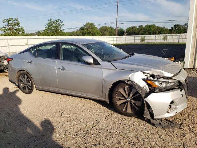 1N4BL4DV6NN374822 - 2022 NISSAN ALTIMA SV GRAY photo 4