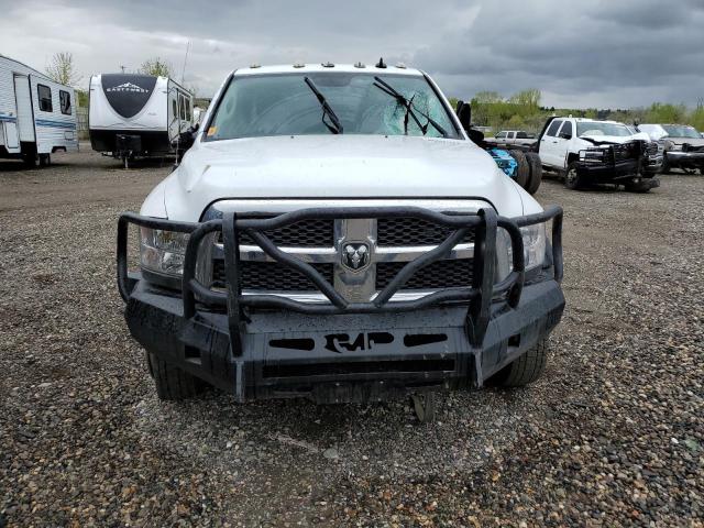 3C7WRNFL2GG278888 - 2016 RAM 5500 WHITE photo 5