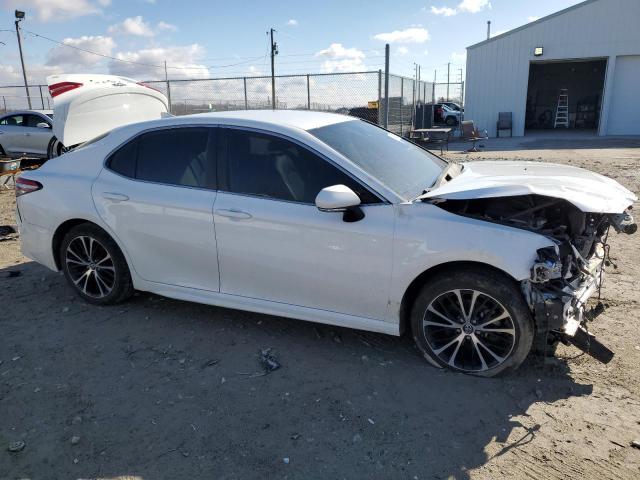 4T1B11HK1KU268726 - 2019 TOYOTA CAMRY L WHITE photo 4