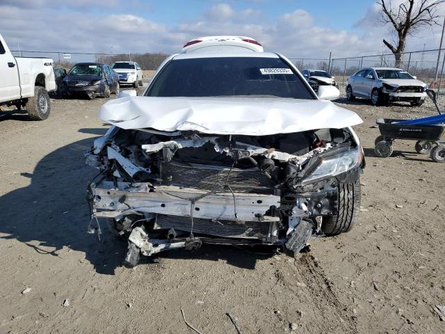 4T1B11HK1KU268726 - 2019 TOYOTA CAMRY L WHITE photo 5