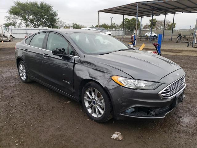 3FA6P0LU5HR313079 - 2017 FORD FUSION SE HYBRID GRAY photo 4