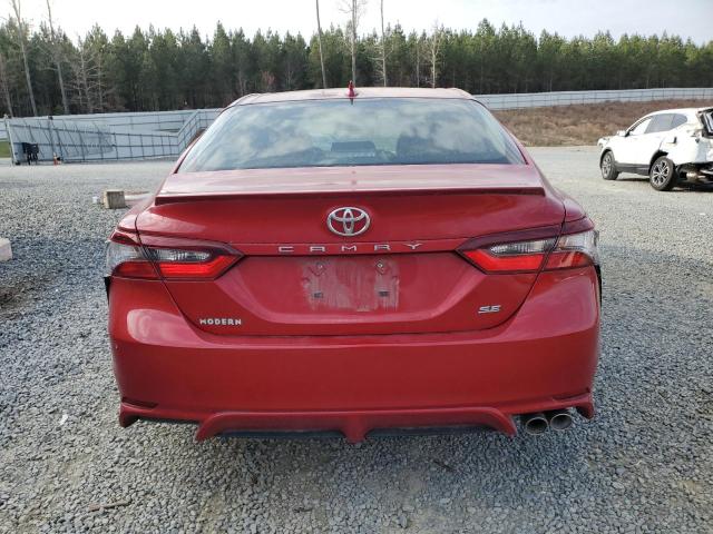 4T1G11AK9PU123893 - 2023 TOYOTA CAMRY SE NIGHT SHADE RED photo 6