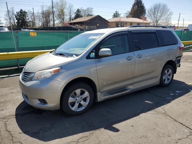 2015 TOYOTA SIENNA LE, null