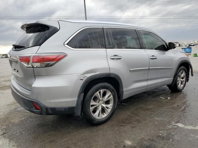 5TDKKRFH9FS068999 - 2015 TOYOTA HIGHLANDER XLE 银色 照片 3