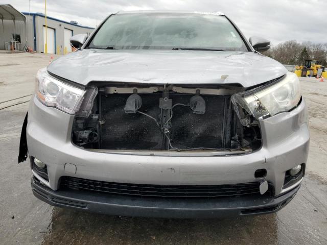 5TDKKRFH9FS068999 - 2015 TOYOTA HIGHLANDER XLE 银色 照片 5