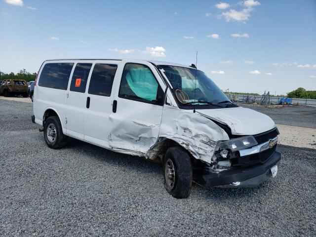 1GAZGMFP9J1324129 - 2018 CHEVROLET EXPRESS G3 LT WHITE photo 4