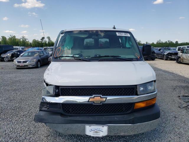 1GAZGMFP9J1324129 - 2018 CHEVROLET EXPRESS G3 LT WHITE photo 5