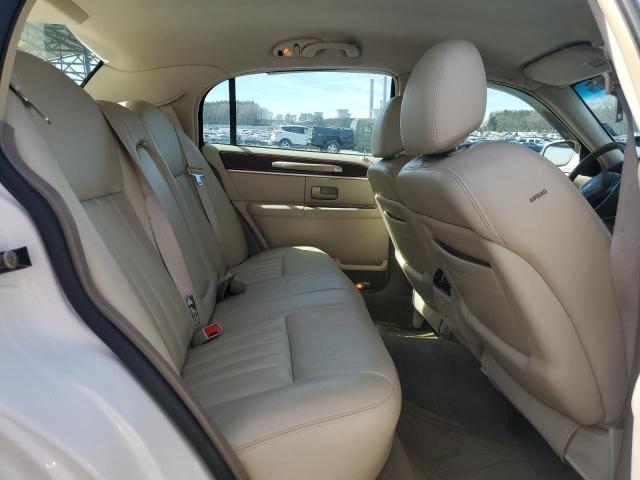 1LNHM81W84Y631378 - 2004 LINCOLN TOWN CAR EXECUTIVE Weiß Foto 10