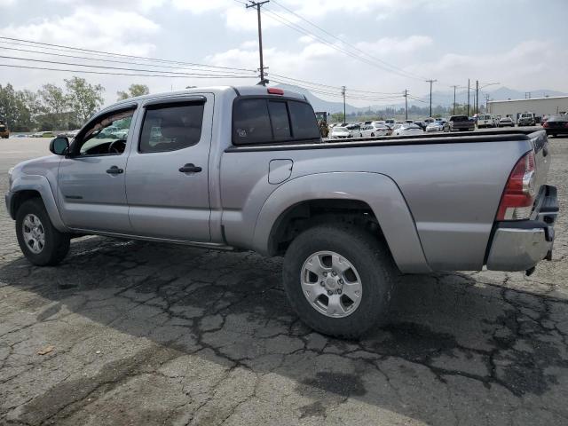 3TMMU4FN6FM073251 - 2015 TOYOTA TACOMA DOUBLE CAB LONG BED SILVER photo 2