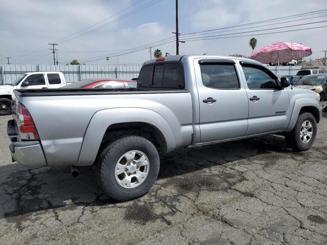 3TMMU4FN6FM073251 - 2015 TOYOTA TACOMA DOUBLE CAB LONG BED SILVER photo 3