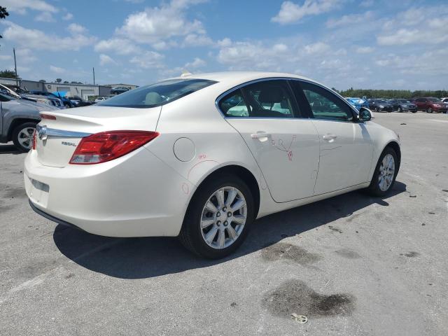 2G4GR5ER6C9144232 - 2012 BUICK REGAL WHITE photo 3